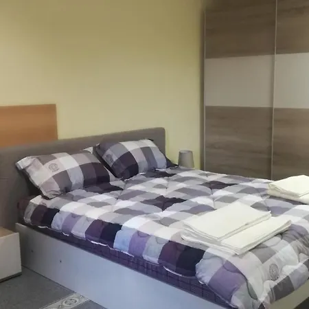 Апартамент First Line